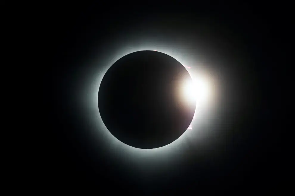 Así se ve el eclipse solar desde Mazatlan, México