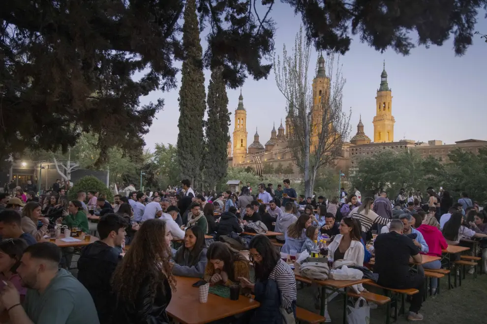 Ambiente en el parque Macanaz de Zaragoza, donde se celebra The Champions Burger 2024