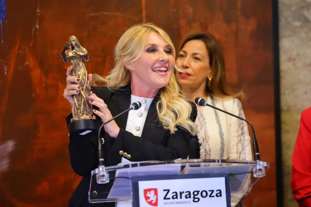 Presentación de la estatuilla de los Premios Talía de Teatro, fundida en la fundación Averly de Zaragoza.