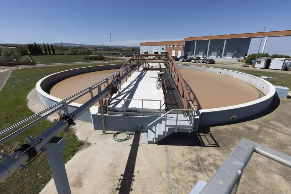 La instalación aclara las aguas sucias de la capital aragonesa desde 1993.