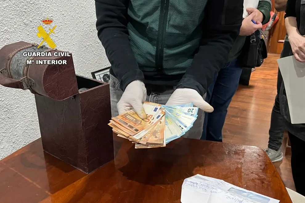 Detenidos 'Los Chapas', padre e hijo, por venta de estupefacientes en Villanueva de Gállego.