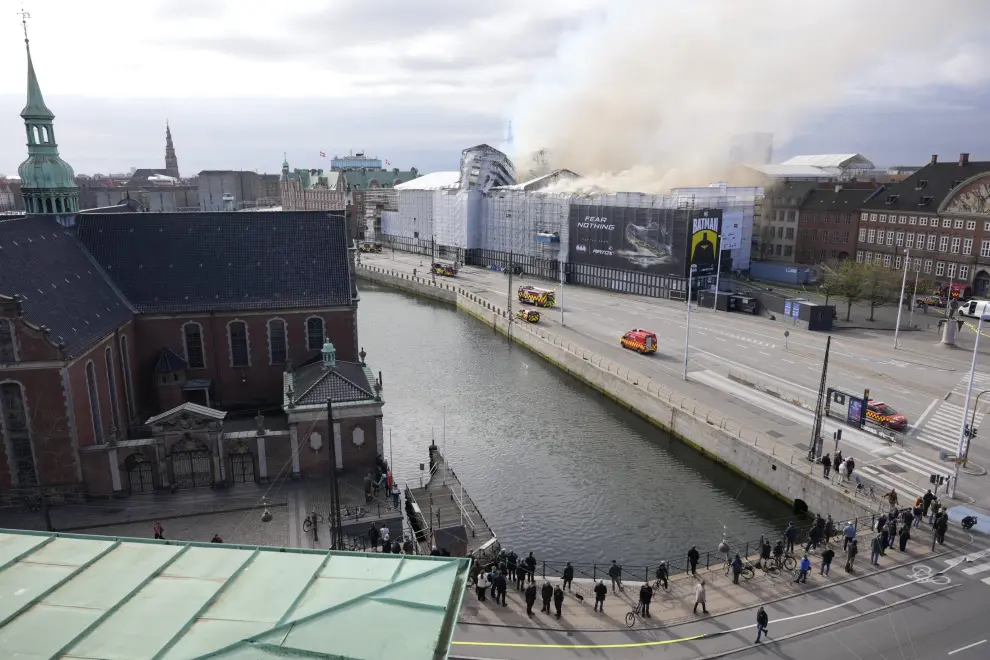 Fotos del incendio en la antigua bolsa de Copenhague DENMARK FIRE