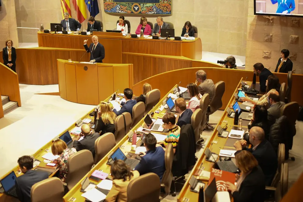 Azcón plantea un frente antitrasvase del Ebro y el PSOE le reprocha que está "solo" en el PP.