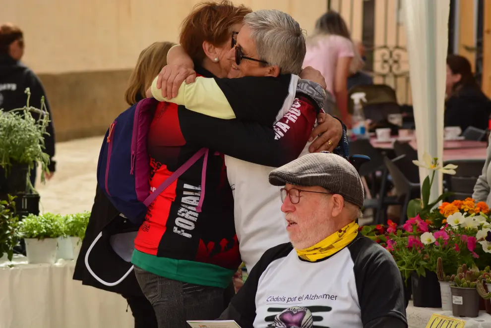 Emotiva jornada por el alzhéimer en Bordón, el abrazo solidario entre dos pueblos.