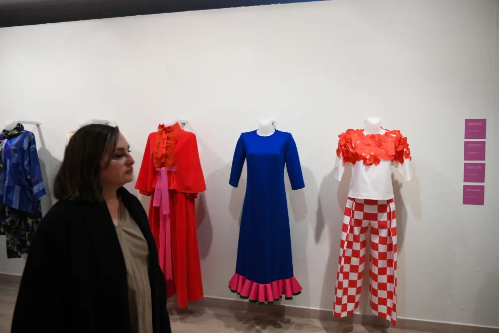 Tres vestidos de la colección de Piluca Beltrán, todos de los años 2000.