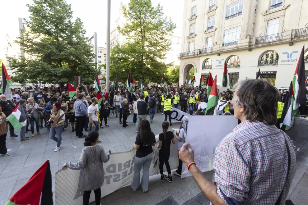 Concentración celebrada este sábado en la plaza de España de Zaragoza en solidaridad con Palestina.