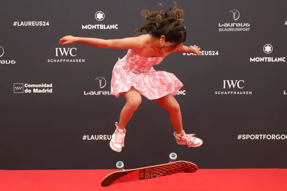 La skateboarder Arisa Trew a su llegada a la gala de entrega de los Premios Laureus 2024.