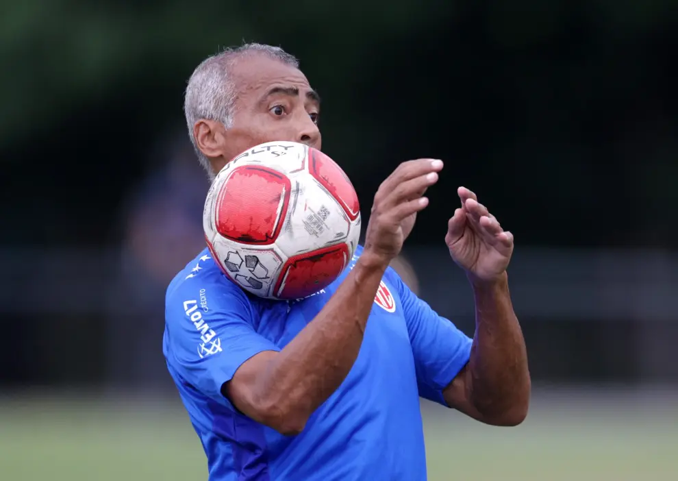 Romário de Souza vuelve a entrenar de manera profesional a los 58 años