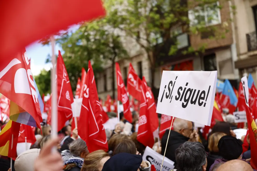 Militantes y dirigentes socialistas muestran su apoyo a Sánchez en Ferraz este sábado ESPAÑA PARTIDOS PSOE
