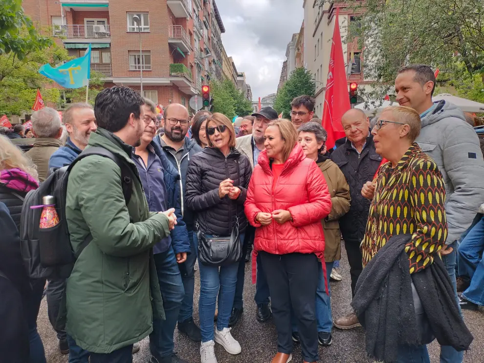 Socialistas aragoneses, en su llegada a Ferraz este sábado para el Comité Federal del PSOE.