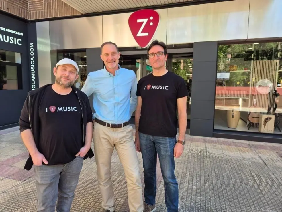 La tienda aragonesa Zingla Música estrena nuevo local en Zaragoza