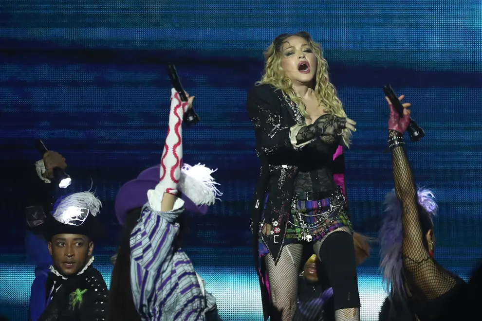 La cantante Madonna se presenta en un concierto gratuito, única presentación de su gira The Celebration Tour en Suramérica, este sábado en la playa de Copacabana en Río de Janeiro (Brasil)