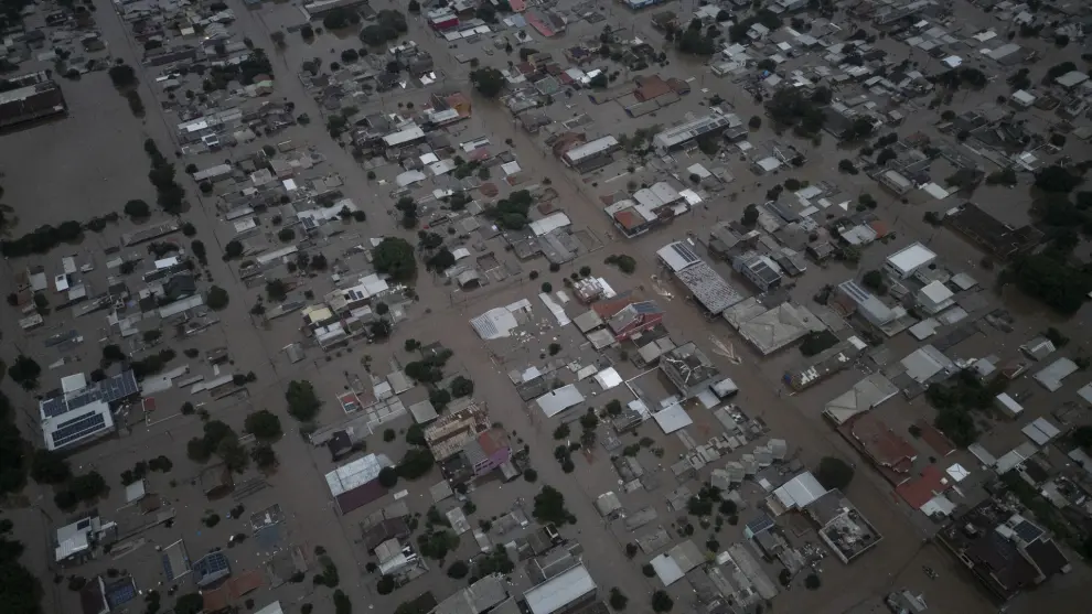 La ciudad brasileña de Porto Alegre, sumergida bajo las aguas en una inundación histórica
