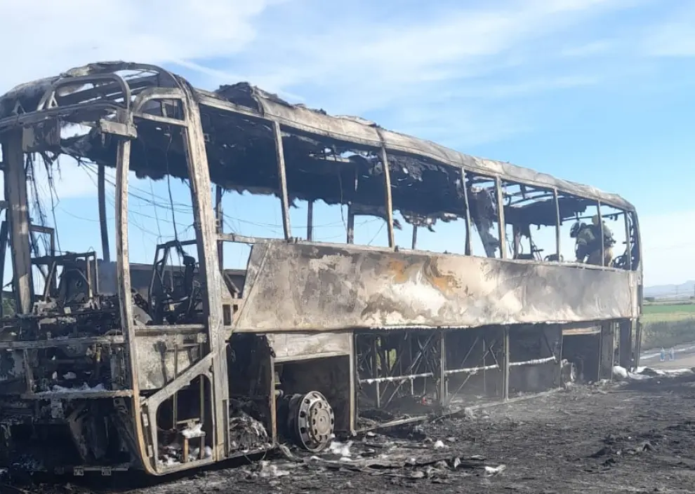 El incendio se produjo en el trayecto Tauste-Biota y en el autobús viajaban 47 pasajeros.