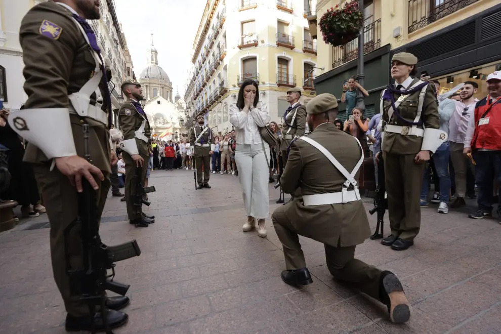 A su paso por la calle de Alfonso, numerosos ciudadanos han presenciado el momento. La marcha ha salido de las plazas de Santa Engracia (AGM), San Gregorio (Brigada Aragón) y Los Sitios (Pontoneros) para desembocar a las 20.30 en la plaza del Pilar.