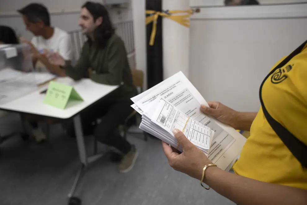 Foto de las elecciones en Cataluña 2024 en el Centro Cívico Villa Florida de Barcelona