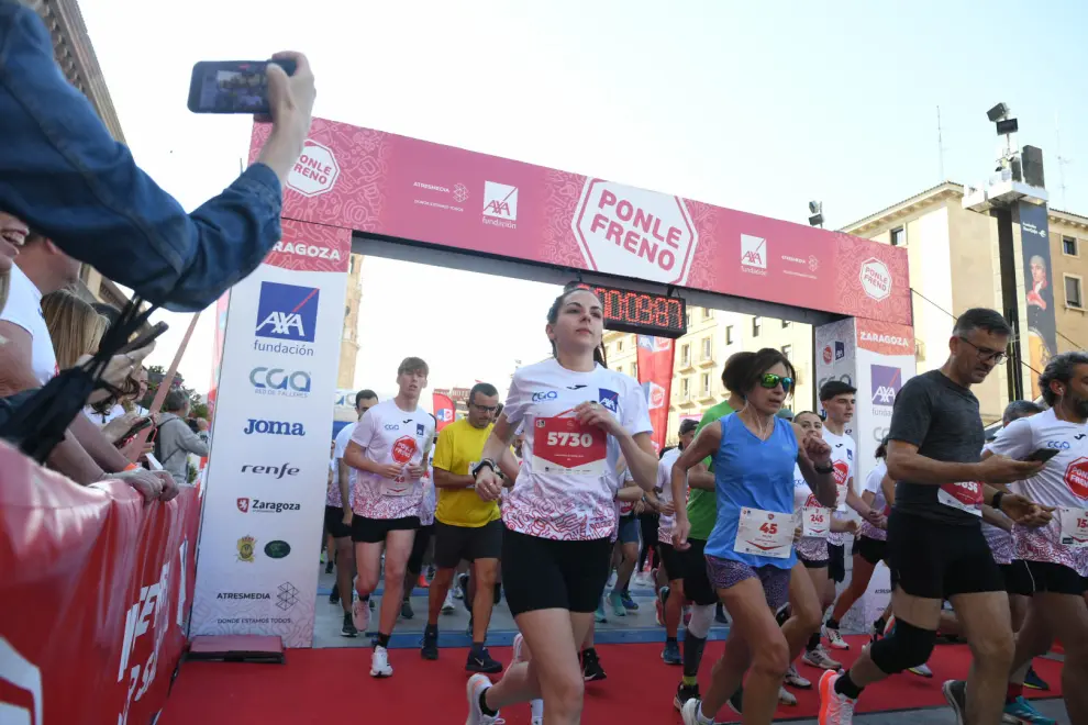 La buena temperatura ha permitido disfrutar de una agradable carrera por Zaragoza.