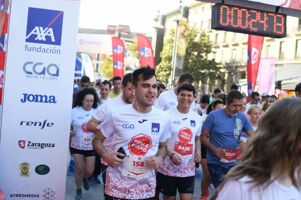 La buena temperatura ha permitido disfrutar de una agradable carrera por Zaragoza.