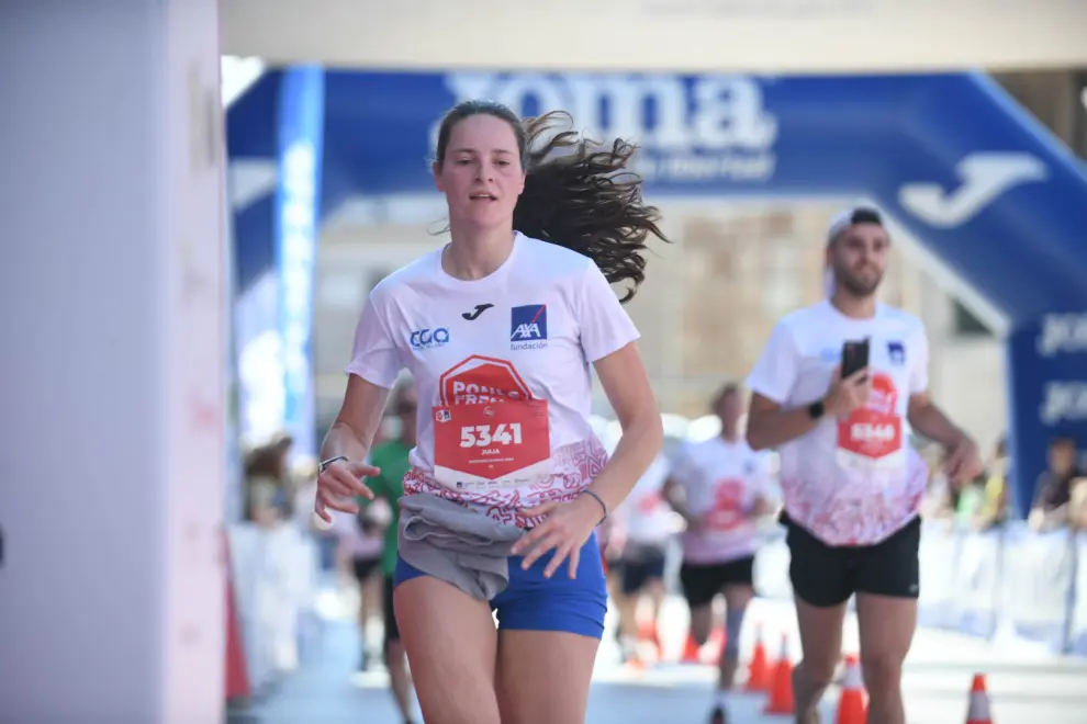 La buena temperatura ha permitido disfrutar de una agradable carrera por Zaragoza.