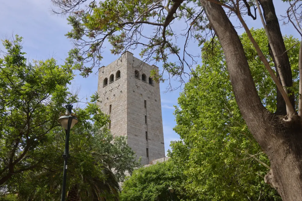 Está situado en la torre del Iglesia de San Antonio de Padua.