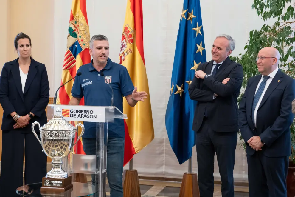 El presidente de Aragón, Jorge Azcón, recibe al quipo Wanapix Sala 10 tras logral el ascenso a la élite