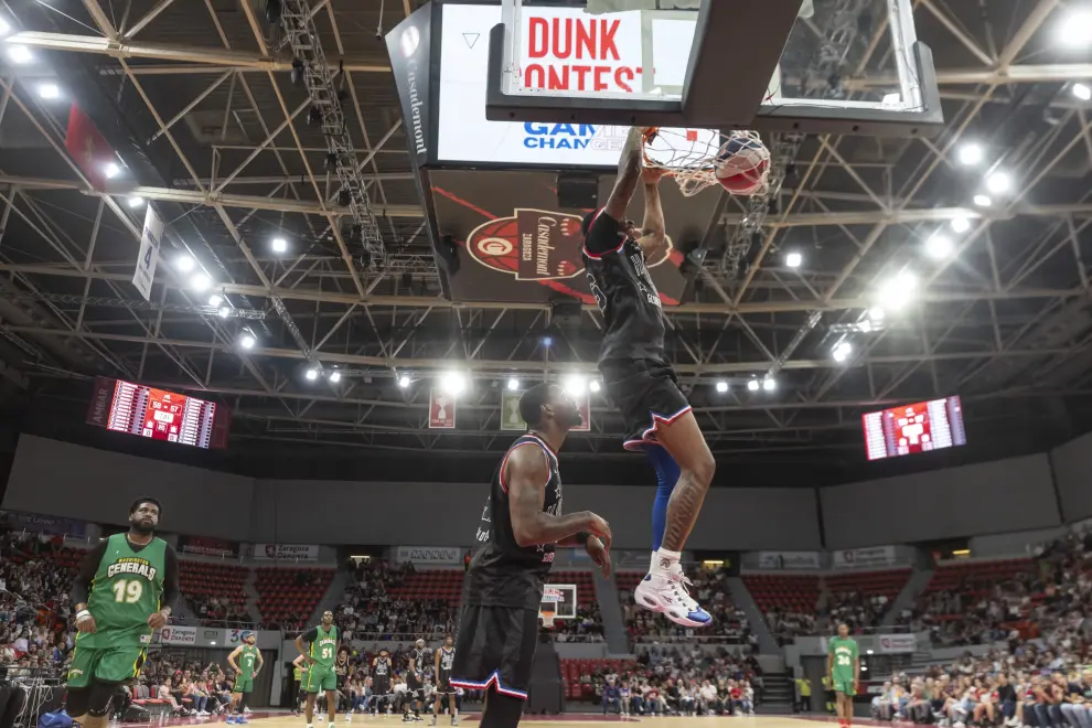 Actuación de los míticos Harlem Globetrotters en el pabellón Príncipe Felipe de Zaragoza