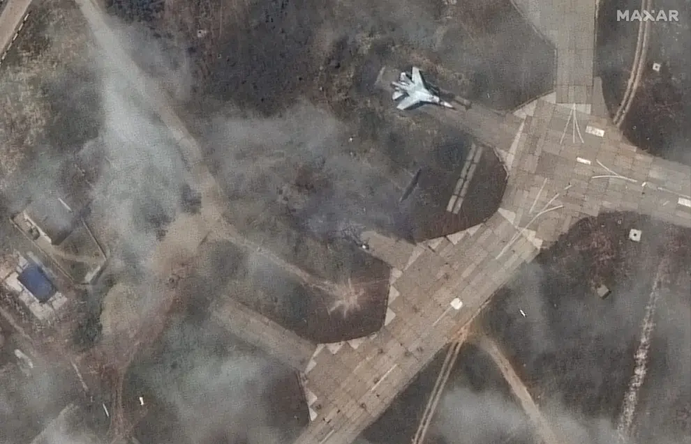 Aviones y edificios destruidos por Ucrania en la ocupada Crimea