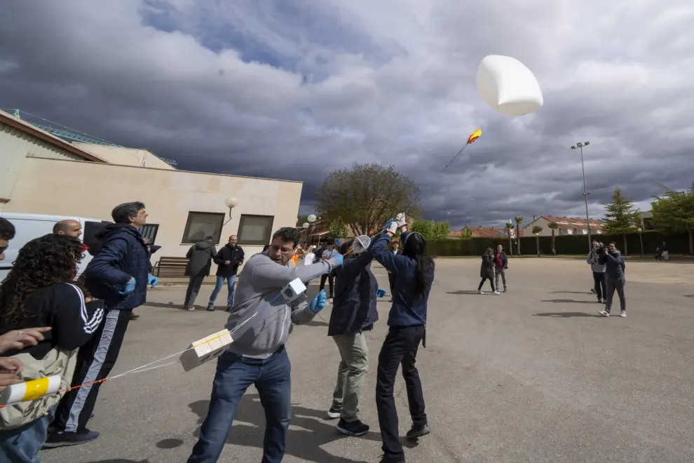 Emoción en el lanzamiento en Calamocha del globo del proyecto Servet que transporta los experimentos creados por jóvenes estudiantes