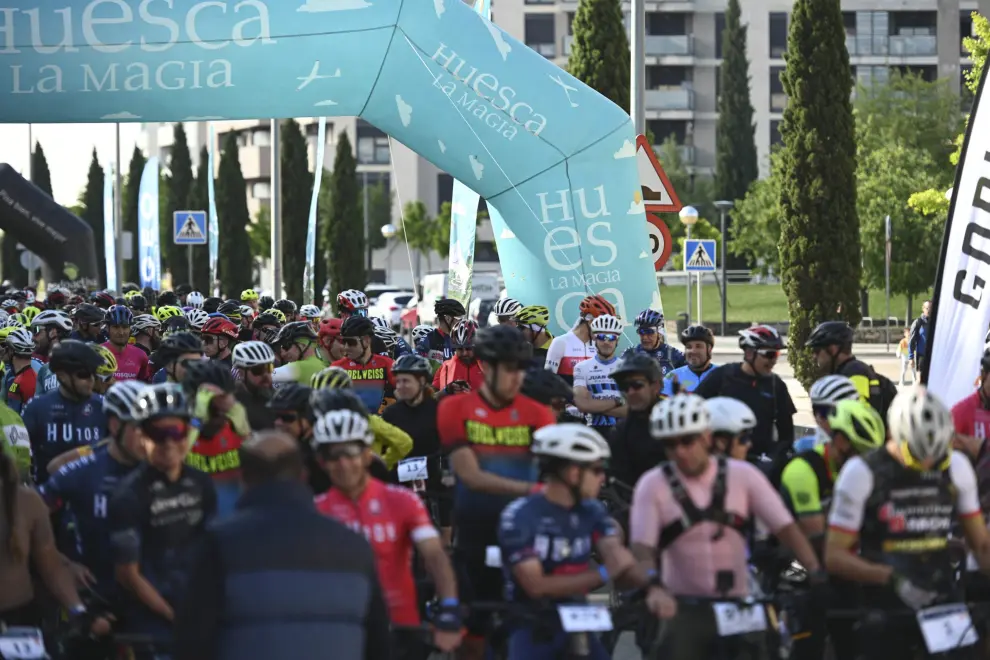 1.200 riders participan este sábado en una prueba que cuenta con dos recorridos de 108 y 65 kilómetros.