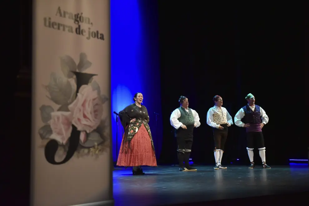 Imágenes de la gala 'Huesca, tierra de jota' en el Teatro Olimpia.