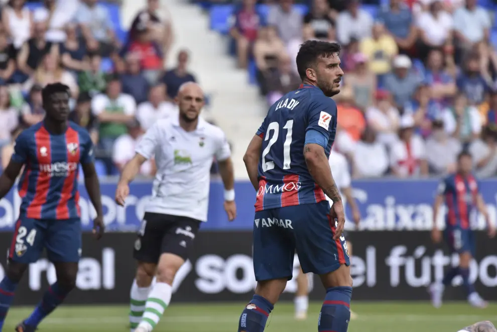 SD Huesca-Racing de Santander.