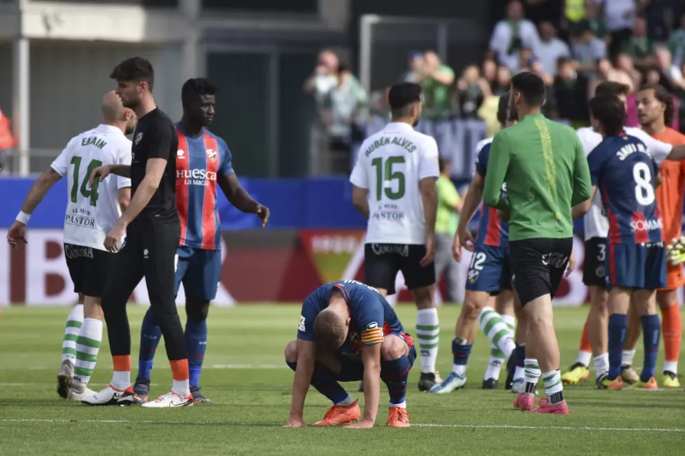 SD Huesca-Racing de Santander.