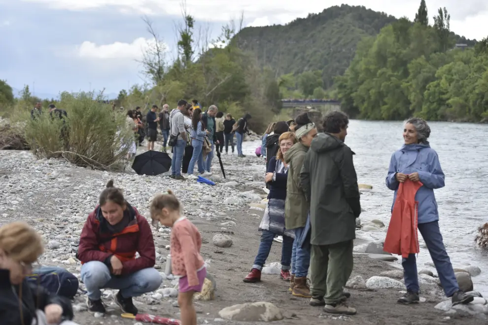 Imágenes del descenso de navatas por el Cinca.