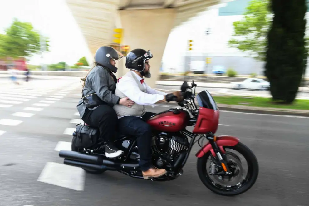 La Distinguished Gentlemans Ride, concentración solidaria de motos clásicas y neoclásicas, también se ha celebrado en Zaragoza este domingo.