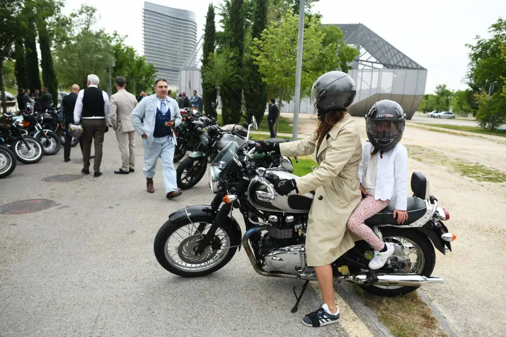 La Distinguished Gentlemans Ride, concentración solidaria de motos clásicas y neoclásicas, también se ha celebrado en Zaragoza este domingo.