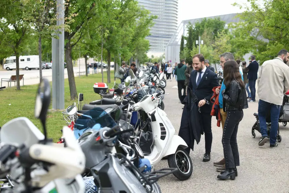 La Distinguished Gentlemans Ride, concentración solidaria de motos clásicas y neoclásicas, también se ha celebrado en Zaragoza este domingo.