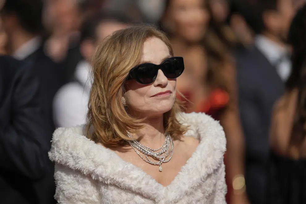 Isabelle Huppert poses for photographers upon arrival at the premiere of the film 'Horizon: An American Saga' at the 77th international film festival, Cannes, southern France, Sunday, May 19, 2024. (Photo by Andreea Alexandru/Invision/AP)