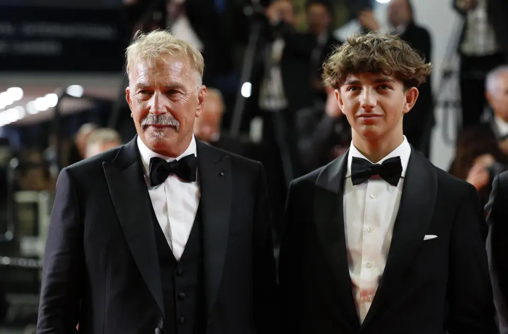 Cannes (France), 19/05/2024.- US director Kevin Costner (L) and his son Hayes Costner attend the premiere of 'Horizon: An American Saga' during the 77th annual Cannes Film Festival, in Cannes, France, 19 May 2024. The movie is presented out of competition at the festival which runs from 14 to 25 May 2024. (Cine, Francia) EFE/EPA/SEBASTIEN NOGIER
