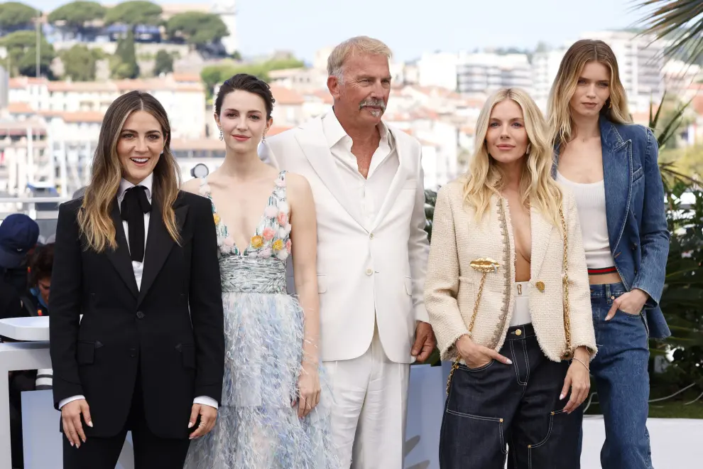 May 19, 2024: Ella Hunt, Georgia MacPhail, Kevin Costner, Sienna Miller and Abbey Lee Kershaw pose at the photo call of 'Horizon: An American Saga' during the 77th Cannes Film Festival at Palais des Festivals in Cannes, France, on 19 May 2024. Photo: Alec Michael (Credit Image: © Alec Michael via ZUMA Press)