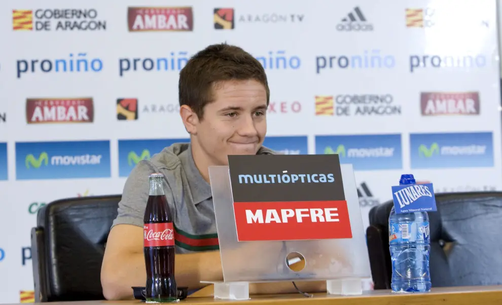 Ander Herrera se despide en la rueda de prensa del 23 de mayo de 2011.