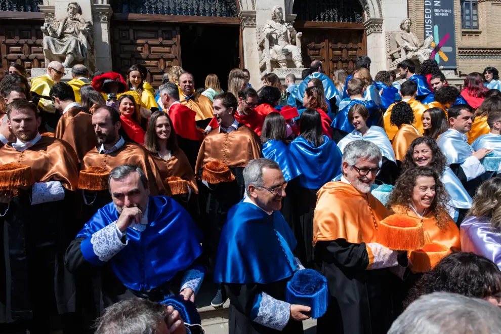 Acto de investidura de los nuevos doctores en el Paraninfo de la Universidad de Zaragoza