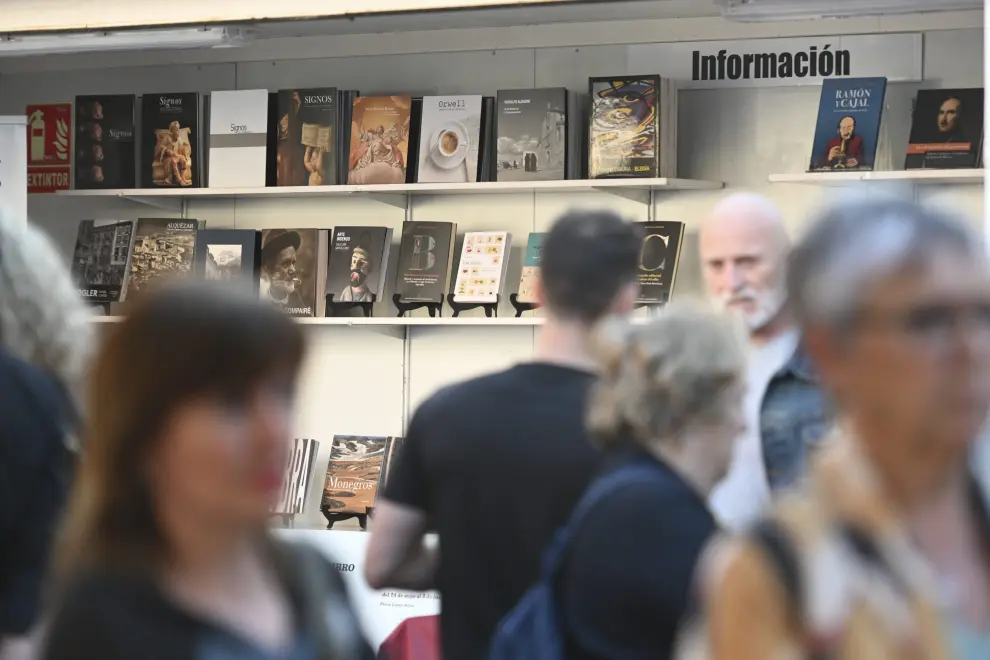 Animada inauguración de la 40ª Feria del Libro de Huesca.