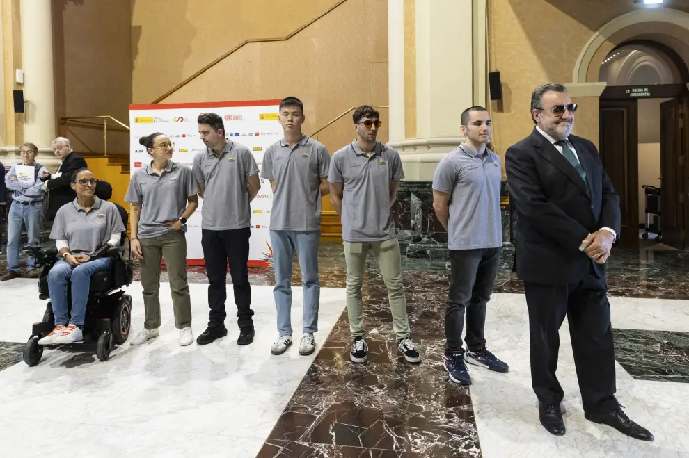 Jorge Azcón recibe a los preseleccionados aragoneses para los Juegos Paralímpicos de París