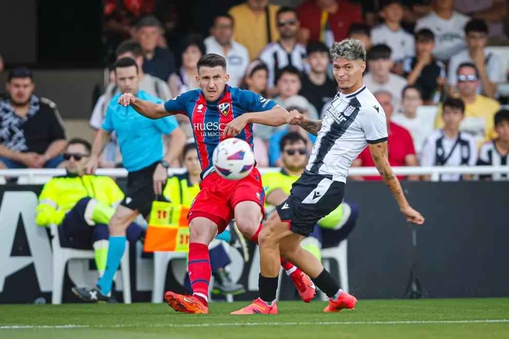 Imágenes del partido entre el Cartagena y la SD Huesca, correspondiente a la jornada 41 de La Liga Hypermotion.