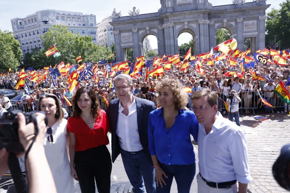 Miles de personas se concentran en Madrid en el acto del PP liderado por Alberto Núñez Feijóo contra el Gobierno y la amnistía