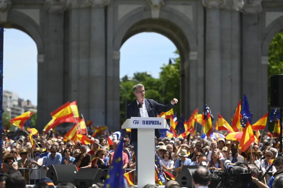 Miles de personas se concentran en Madrid en el acto del PP liderado por Alberto Núñez Feijóo contra el Gobierno y la amnistía