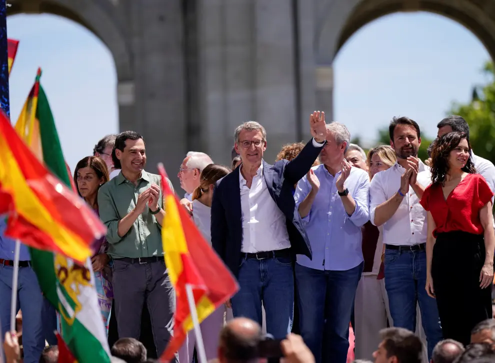 Miles de personas se concentran en Madrid en el acto del PP liderado por Alberto Núñez Feijóo contra el Gobierno y la amnistía