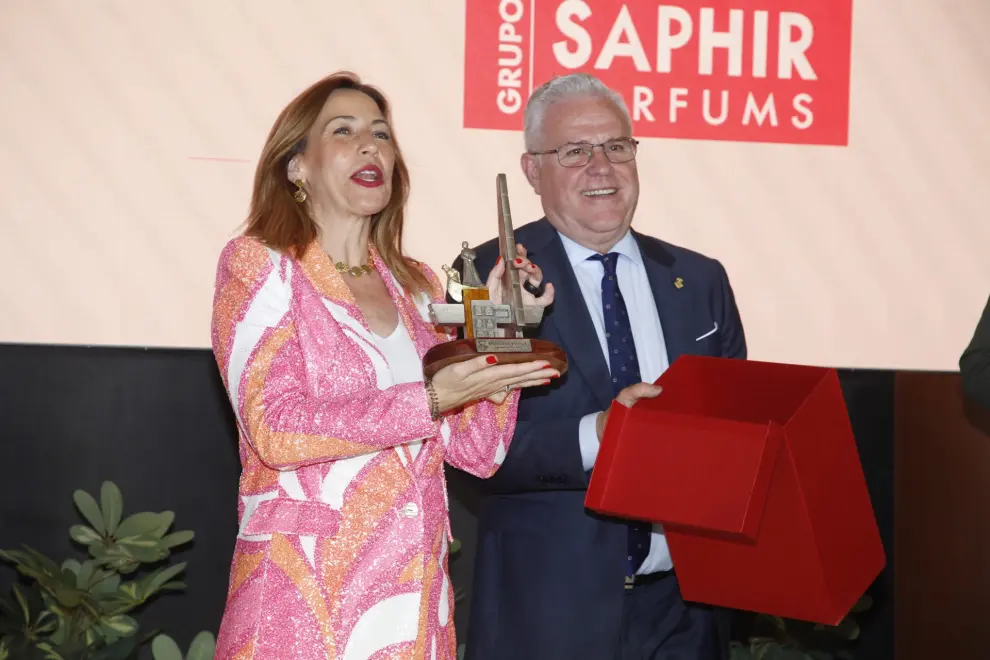 Presentación del perfume Saphir dedicado a Salou
