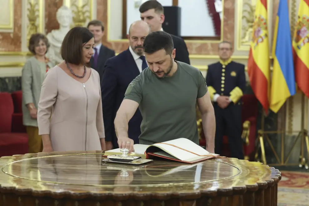 Zelenski visita el Congreso de los Diputados y el Senado