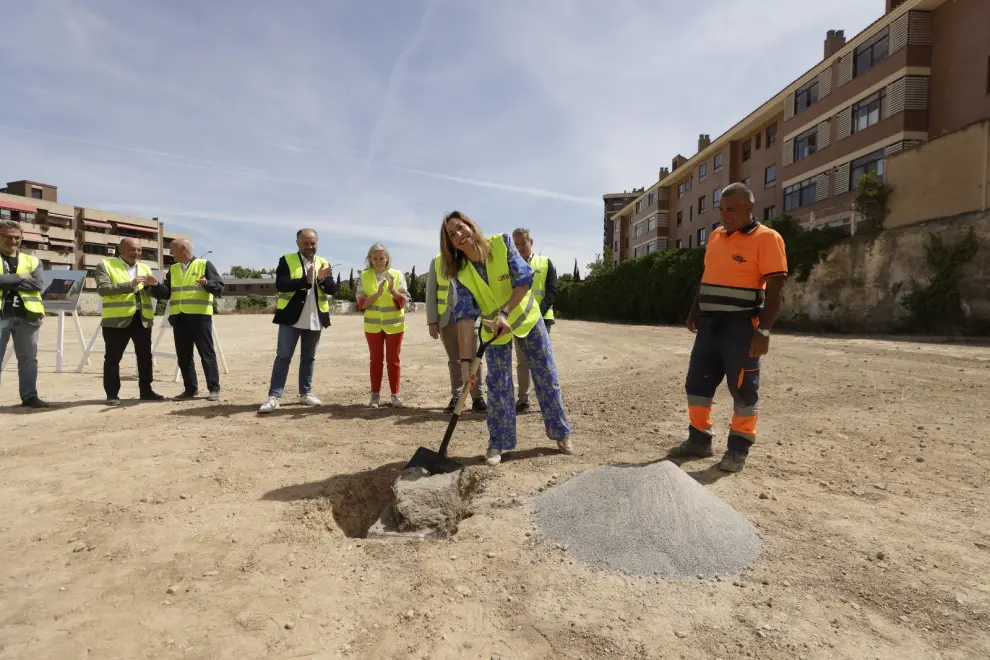 Primera piedra del centro cívico Hispanidad.